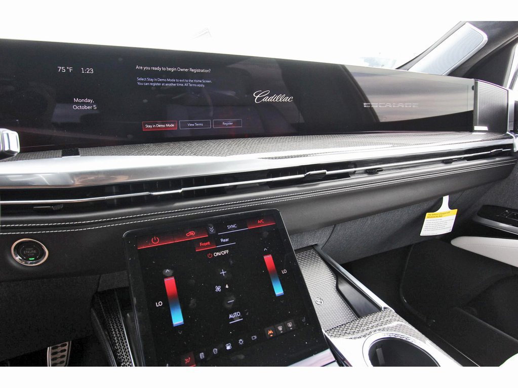 New 2026 Cadillac Escalade V w/ LPO, ONYX Package AWD/4WD image 17