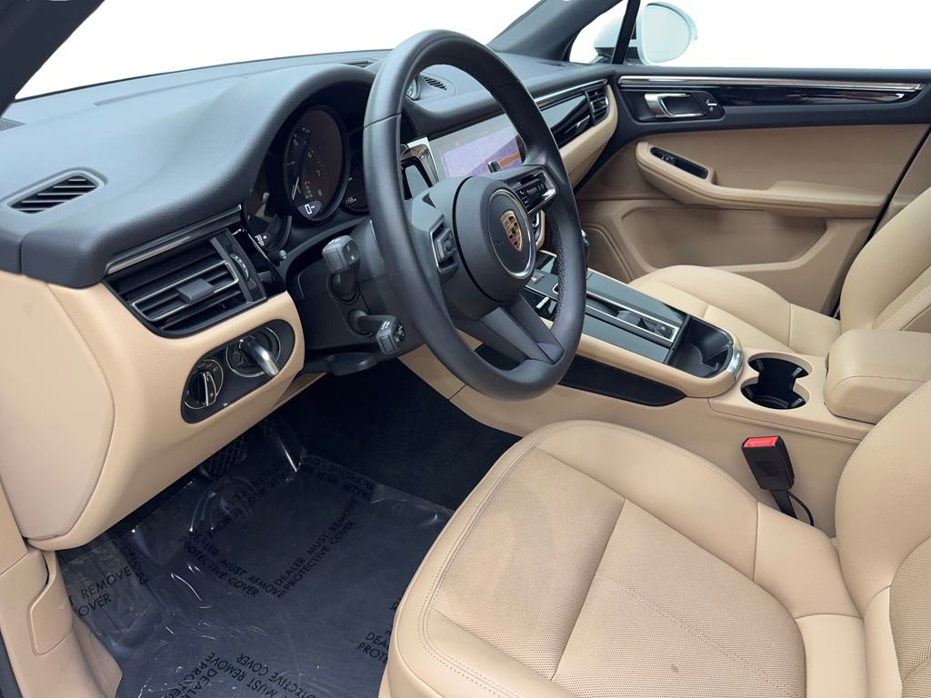 Used 2025 Porsche Macan Turbo image 49