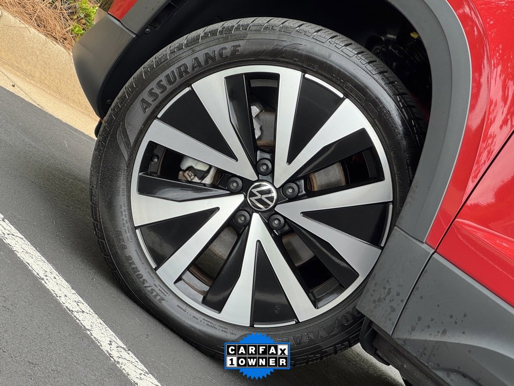 Used 2023 Volkswagen Taos SE w/ Panoramic Sunroof Package image 9