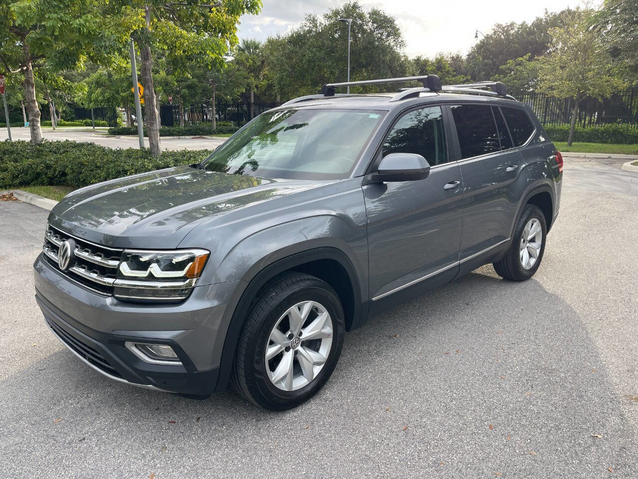 Used 2018 Volkswagen Atlas SEL image 2