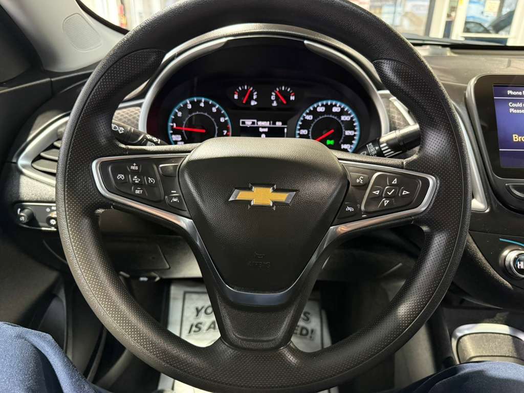 Used 2025 Chevrolet Malibu LT FWD image 11