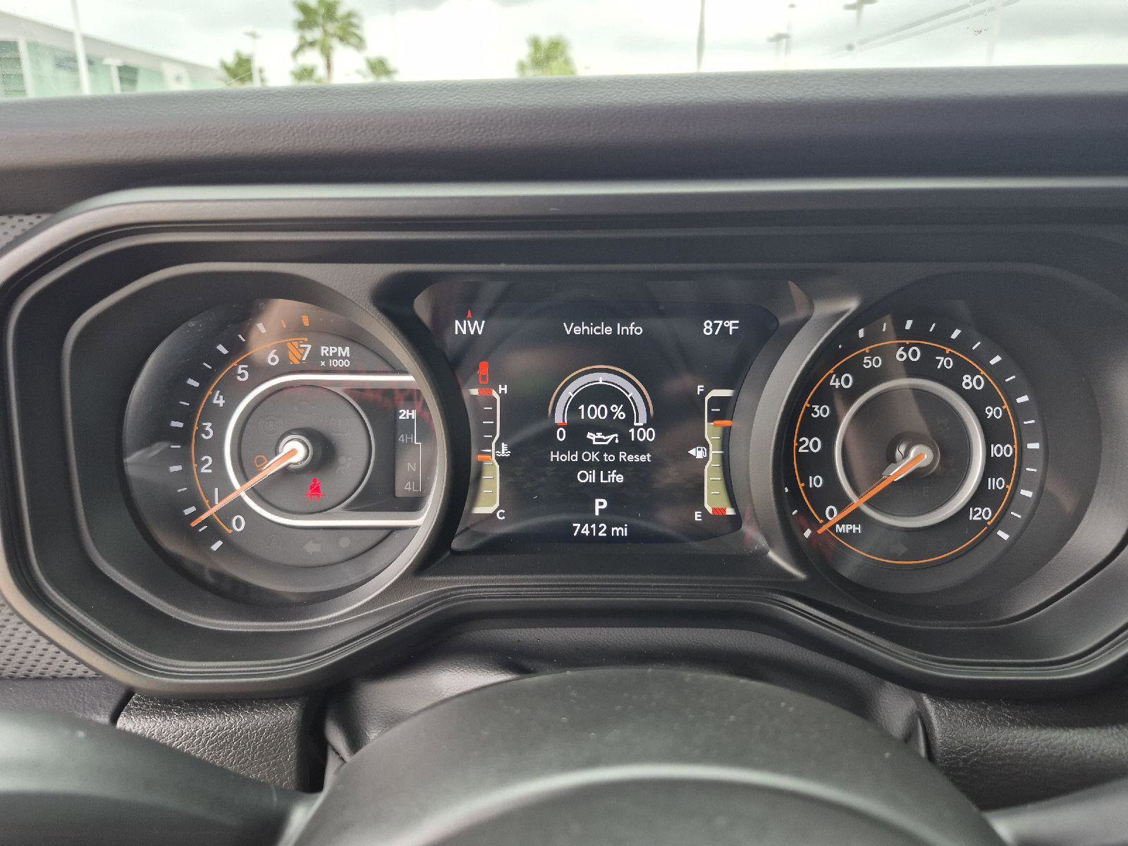 Used 2024 Jeep Gladiator Rubicon AWD/4WD image 4