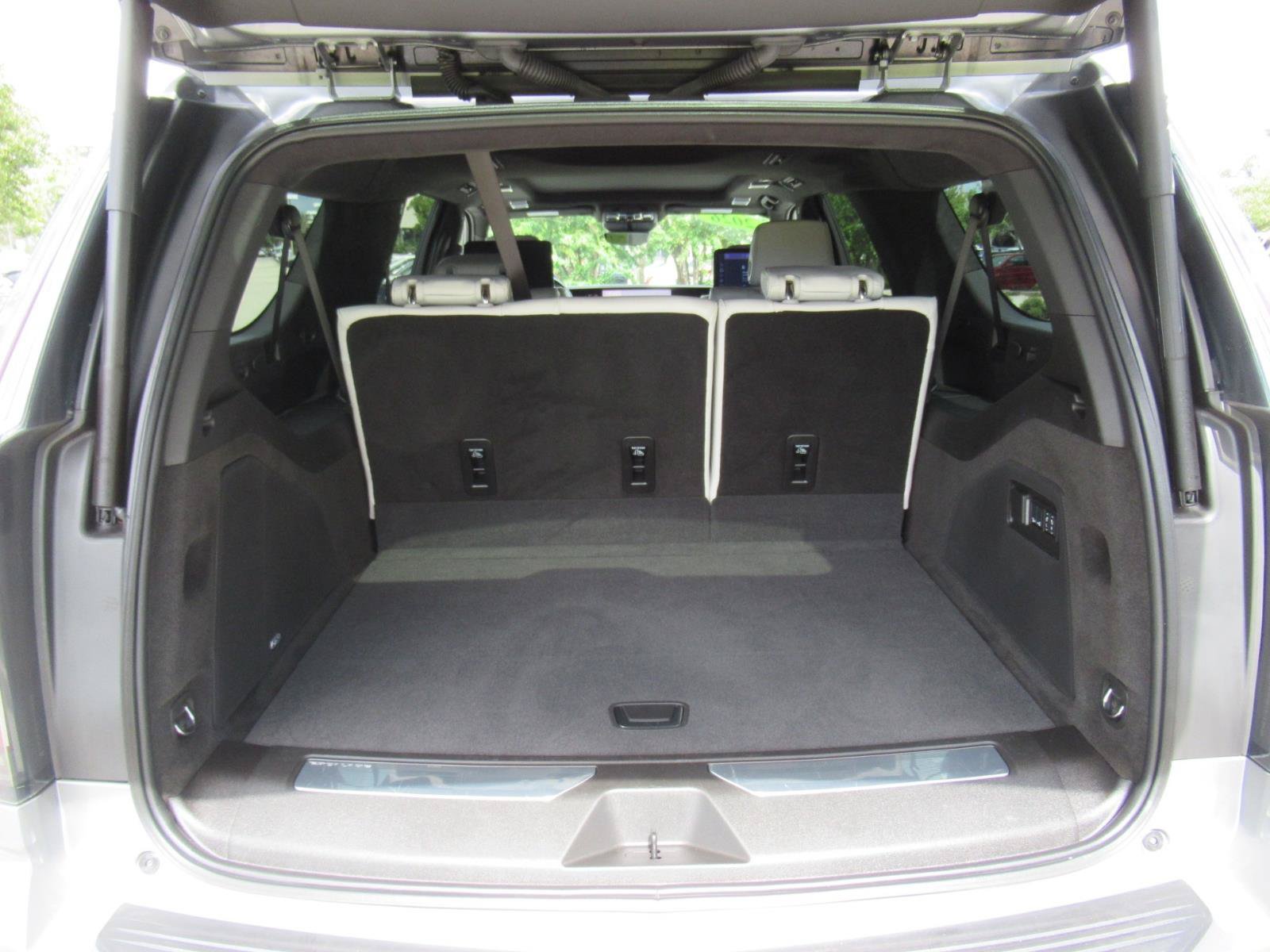 Certified 2026 Cadillac Escalade ESV Platinum Sport w/ LPO, ONYX Package AWD/4WD image 41