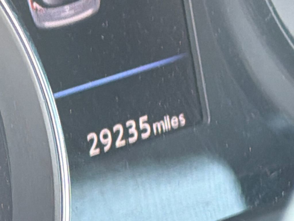 Used 2018 Nissan Rogue SV image 15