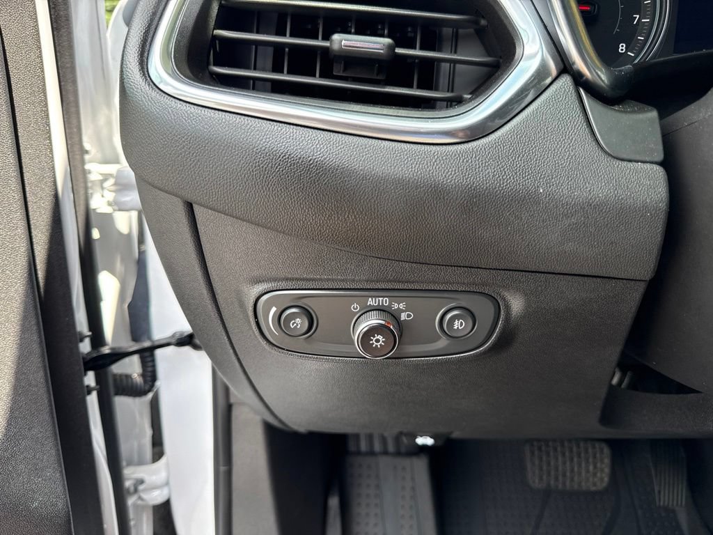 Used 2023 Chevrolet Equinox Premier FWD image 12