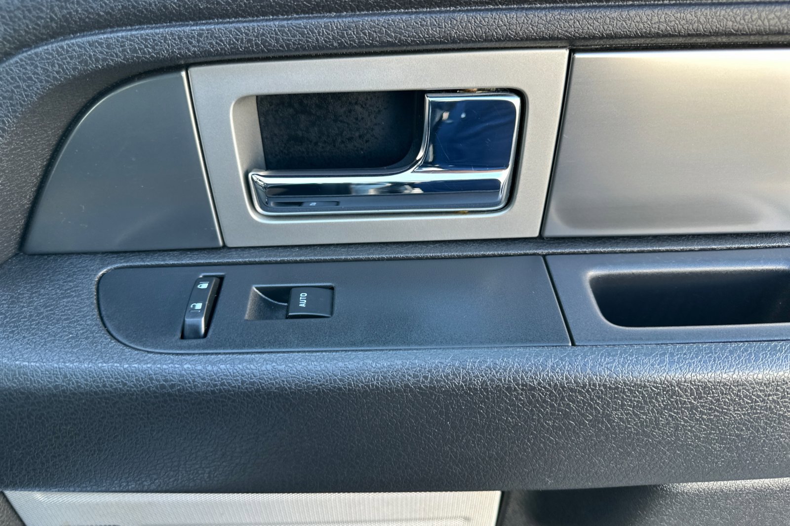 Used 2012 Ford F150 Raptor w/ Raptor Luxury Pkg image 20