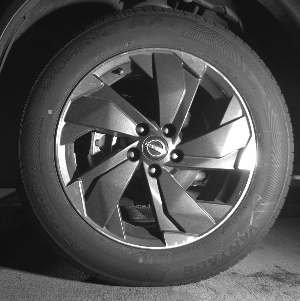Used 2025 Nissan Rogue SV AWD/4WD image 12