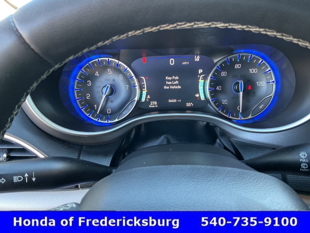 Used 2024 Chrysler Pacifica Touring-L FWD image 38