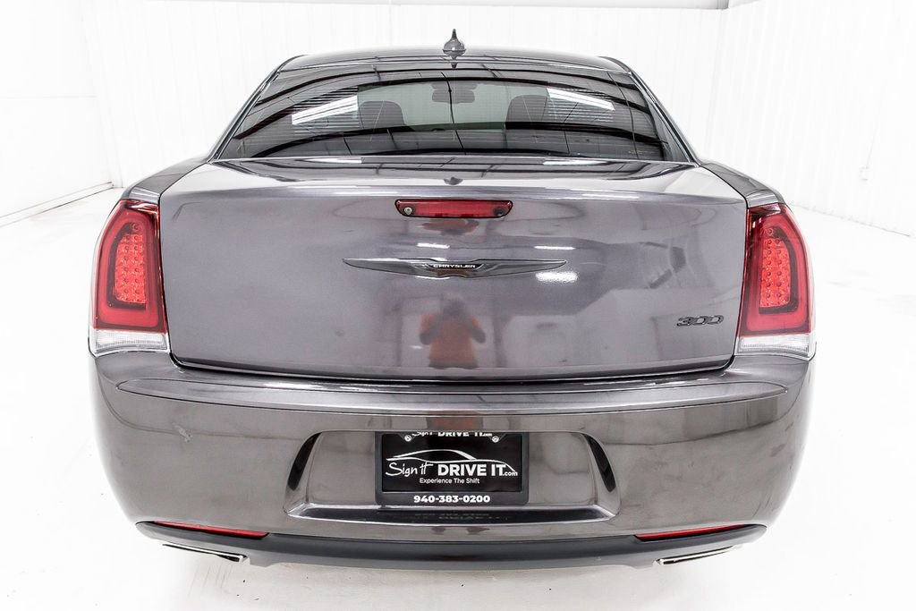 Used 2021 Chrysler 300 Touring w/ Sport Appearance Package RWD image 7