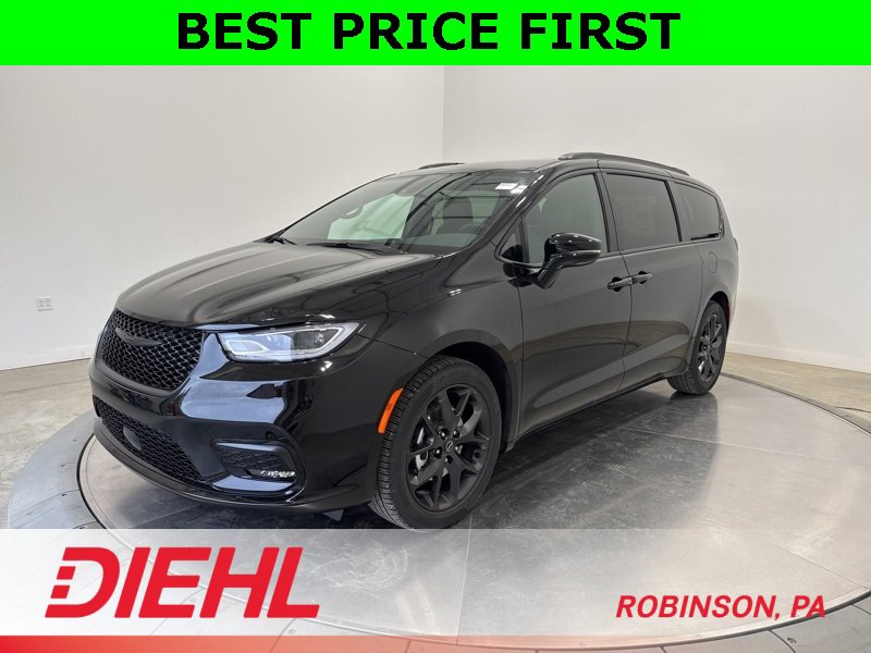 New 2026 Chrysler Pacifica Select image 3