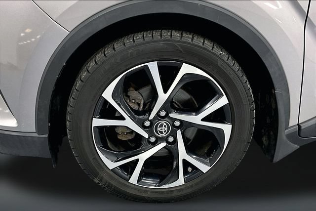 Used 2018 Toyota C-HR XLE FWD image 28