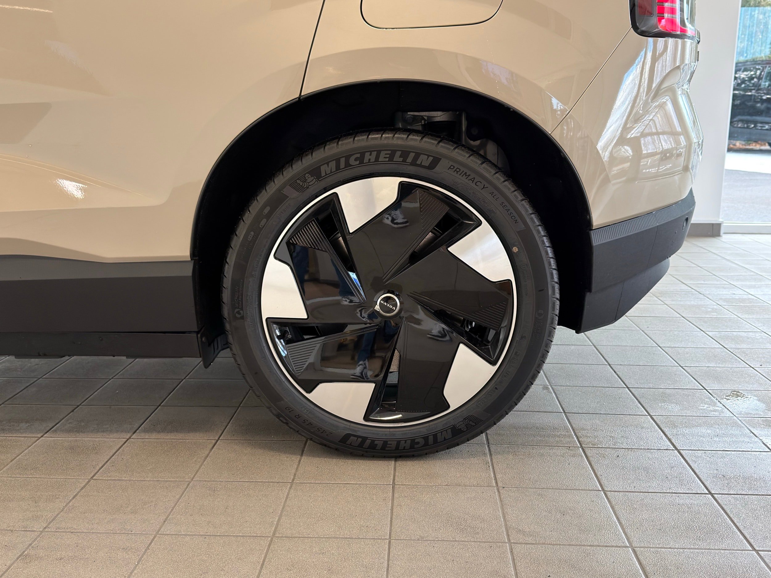 New 2026 Volvo EX30 Plus w/ Protection Package Premier AWD/4WD image 10
