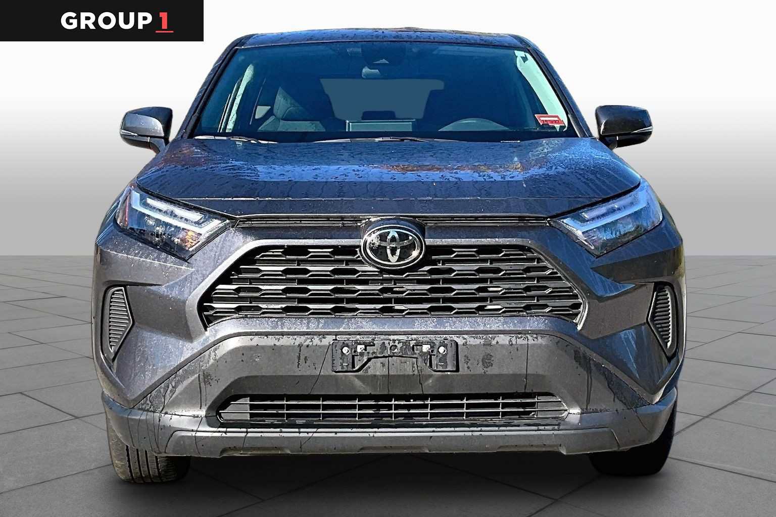 Used 2025 Toyota RAV4 LE AWD/4WD image 4