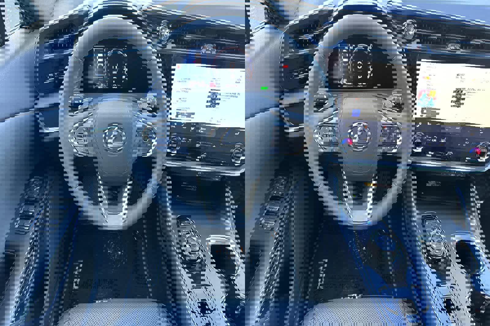 Certified 2025 Lexus RZ 300e w/ Accessory Package (Z2) image 15