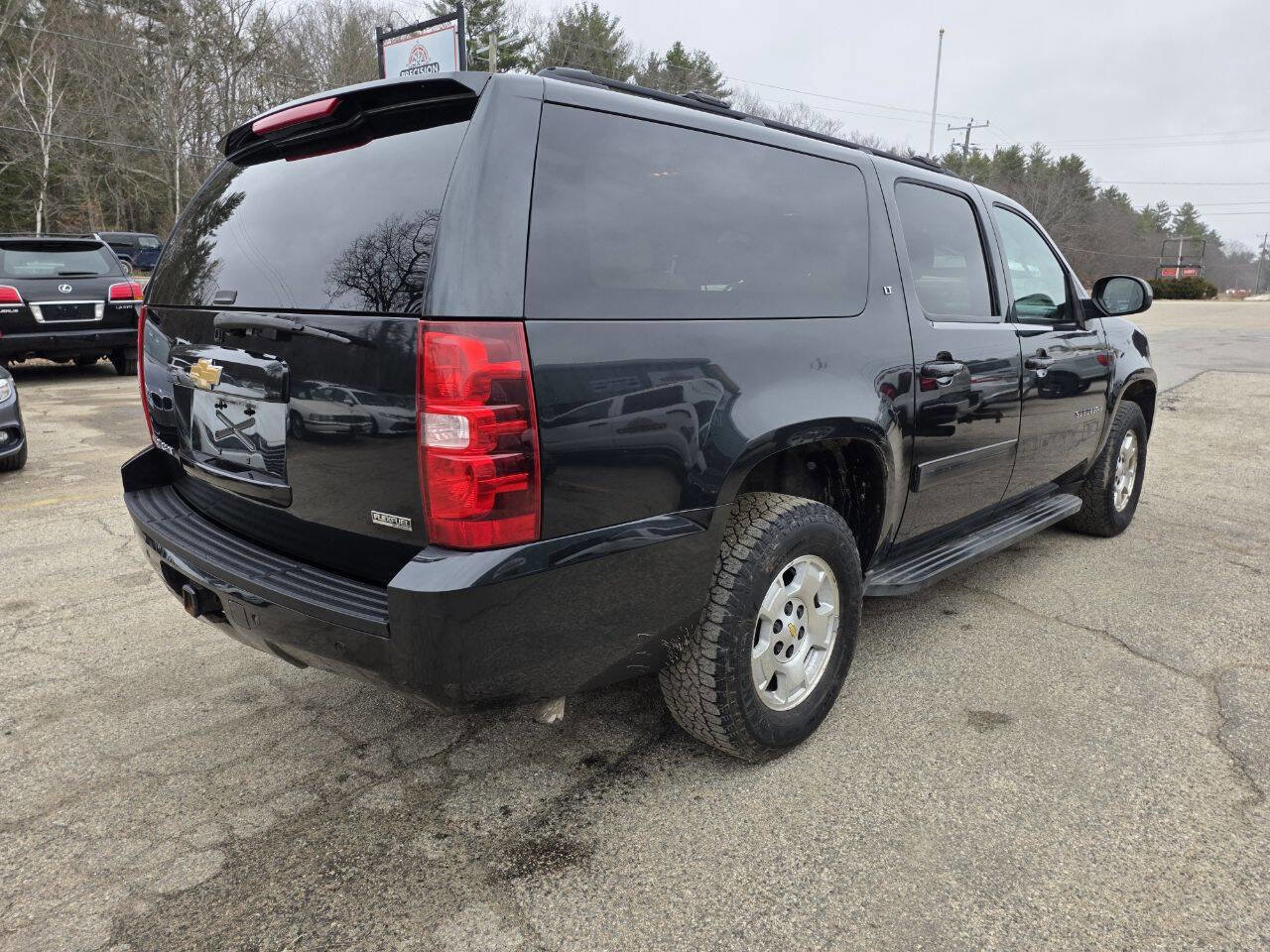 Used 2012 Chevrolet Suburban LT w/ Luxury Package image 8