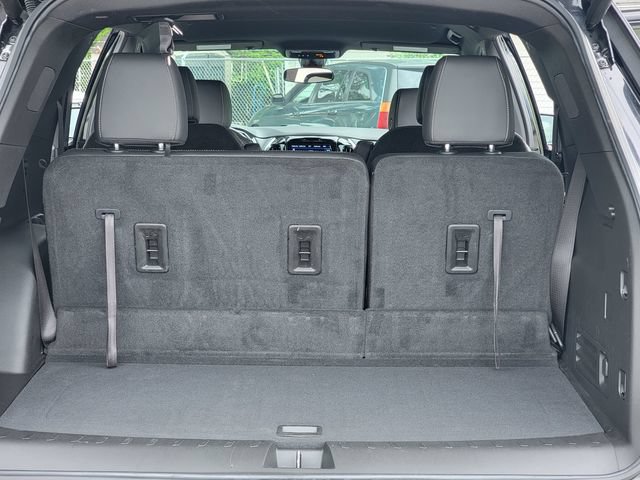 Used 2023 Chevrolet Traverse LT w/ LPO, Floor Liner Package FWD image 23