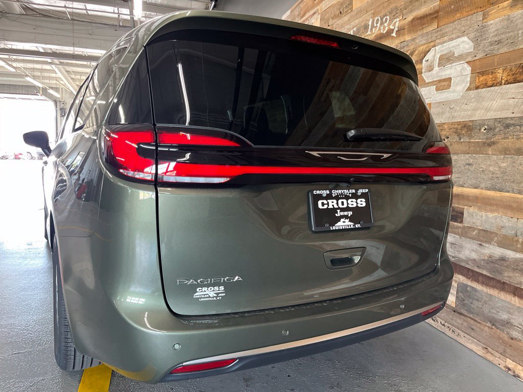 New 2027 Chrysler Pacifica Select FWD image 53