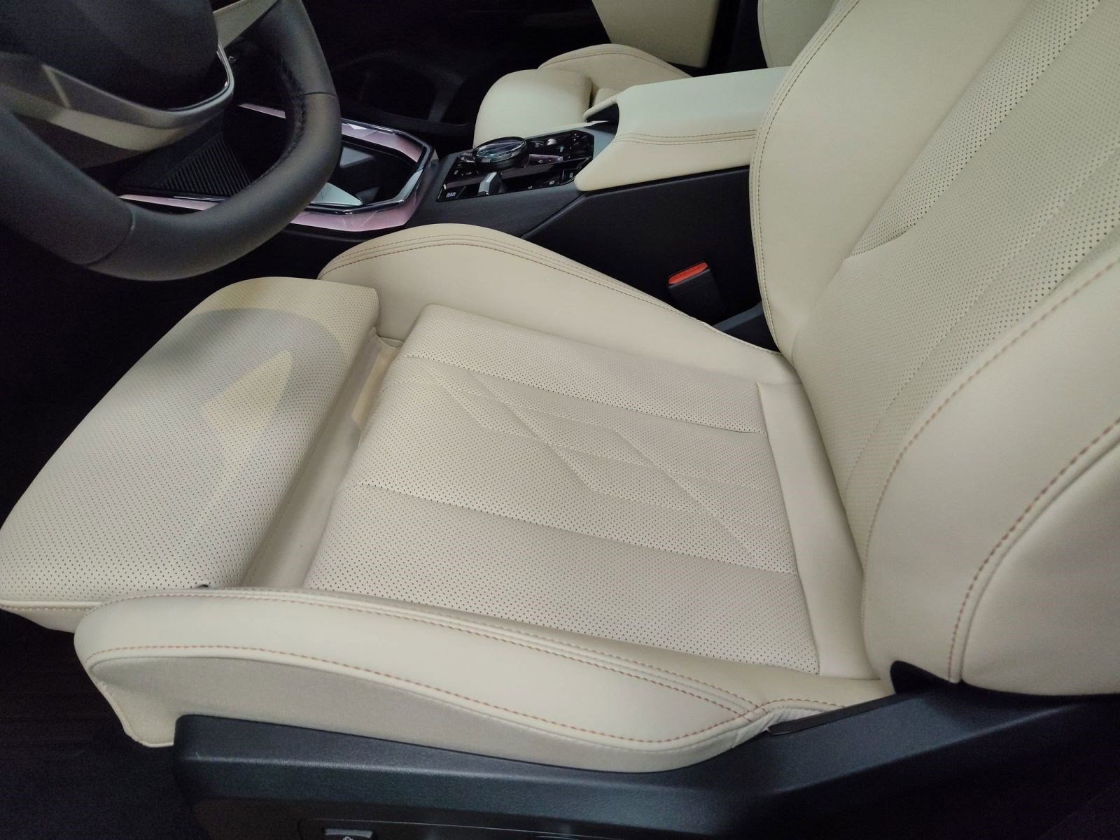 New 2026 BMW X3 xDrive30 w/ Premium Package image 13