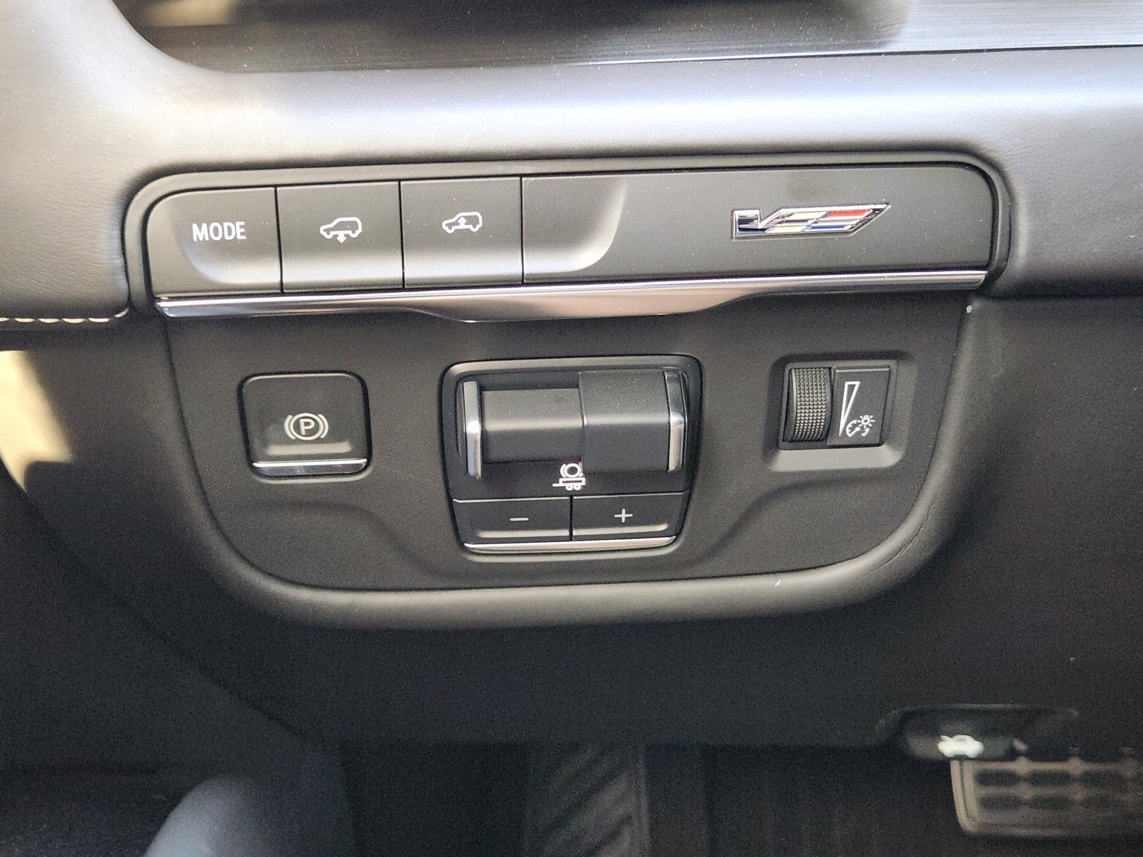 Certified 2023 Cadillac Escalade ESV V AWD/4WD image 21