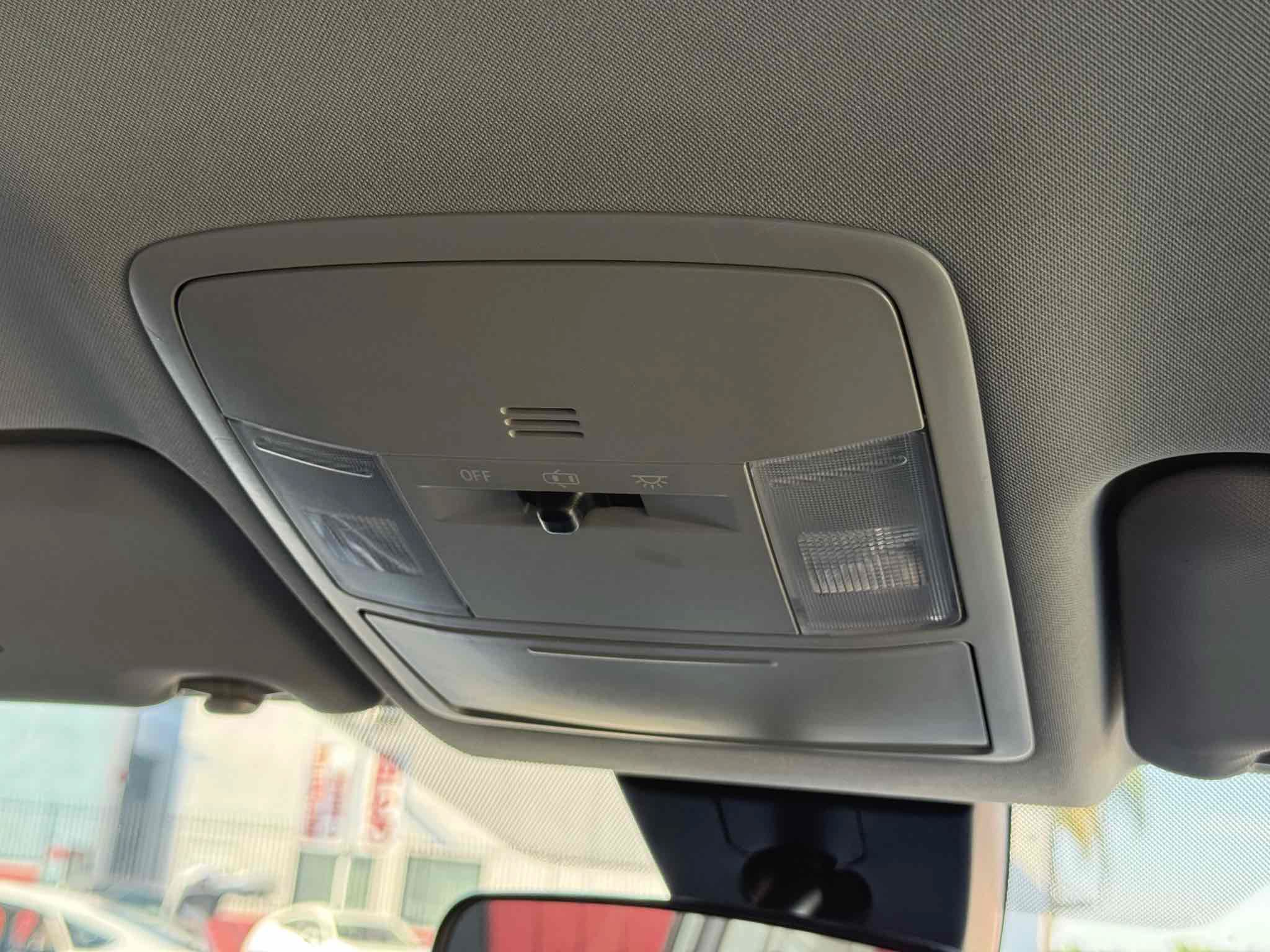 Used 2018 Toyota RAV4 LE w/ All Weather Liner Package FWD image 67