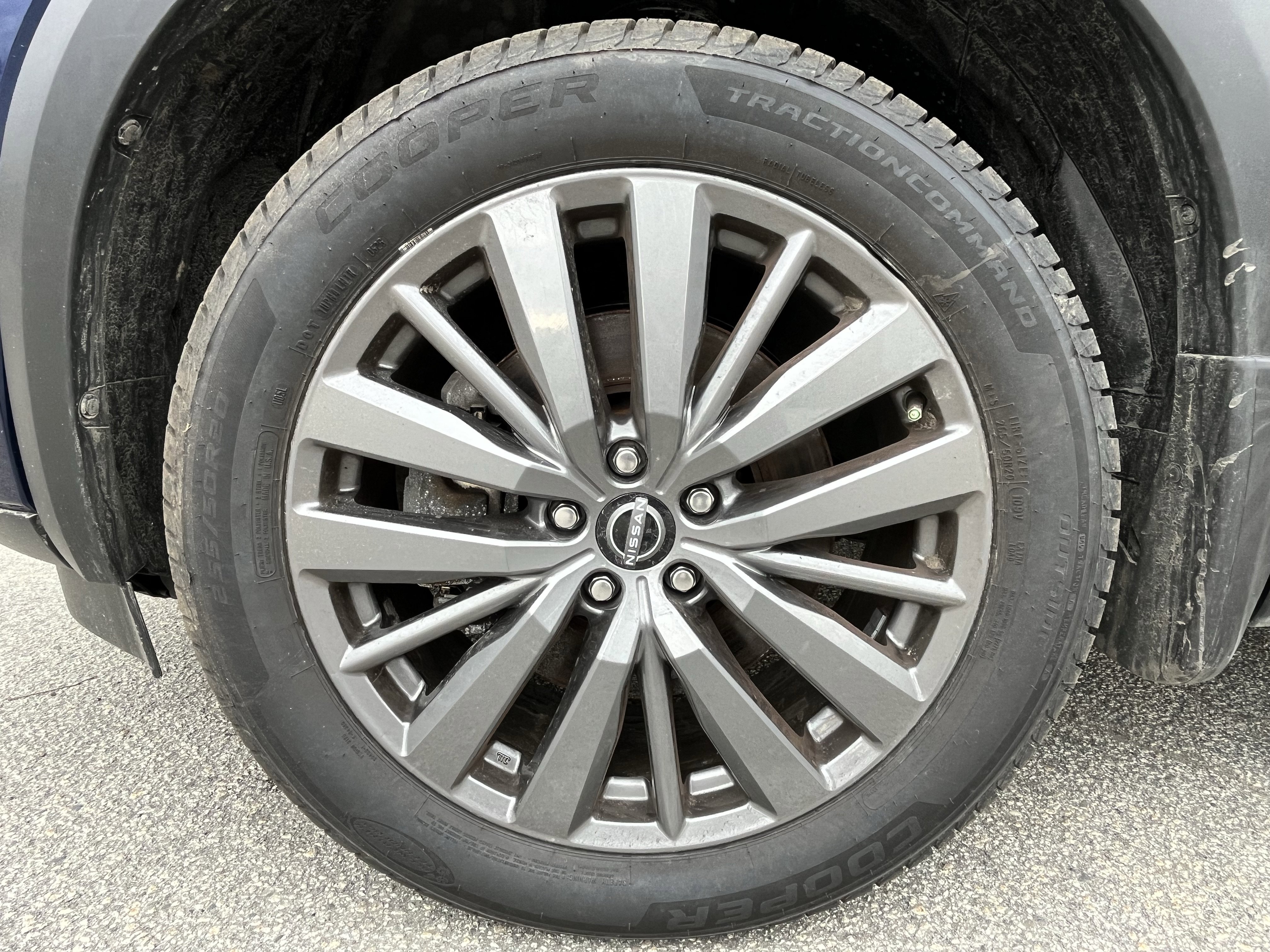 Used 2025 Nissan Pathfinder SL w/ SL Premium Package image 12