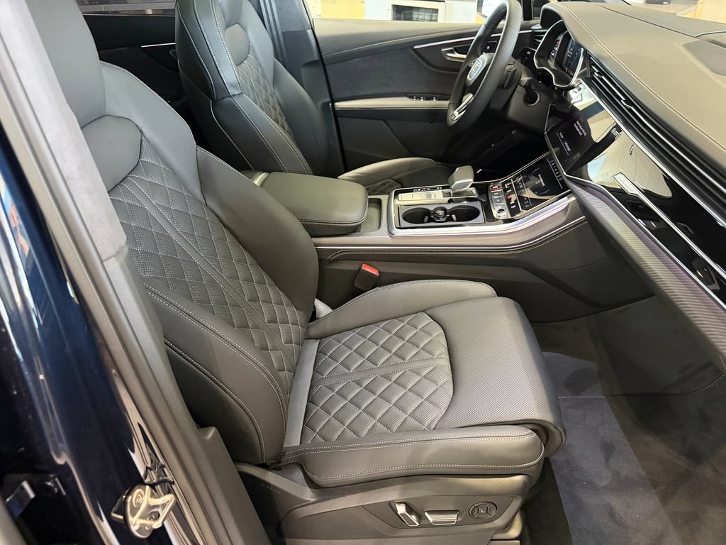 New 2026 Audi SQ7 Prestige AWD/4WD image 8