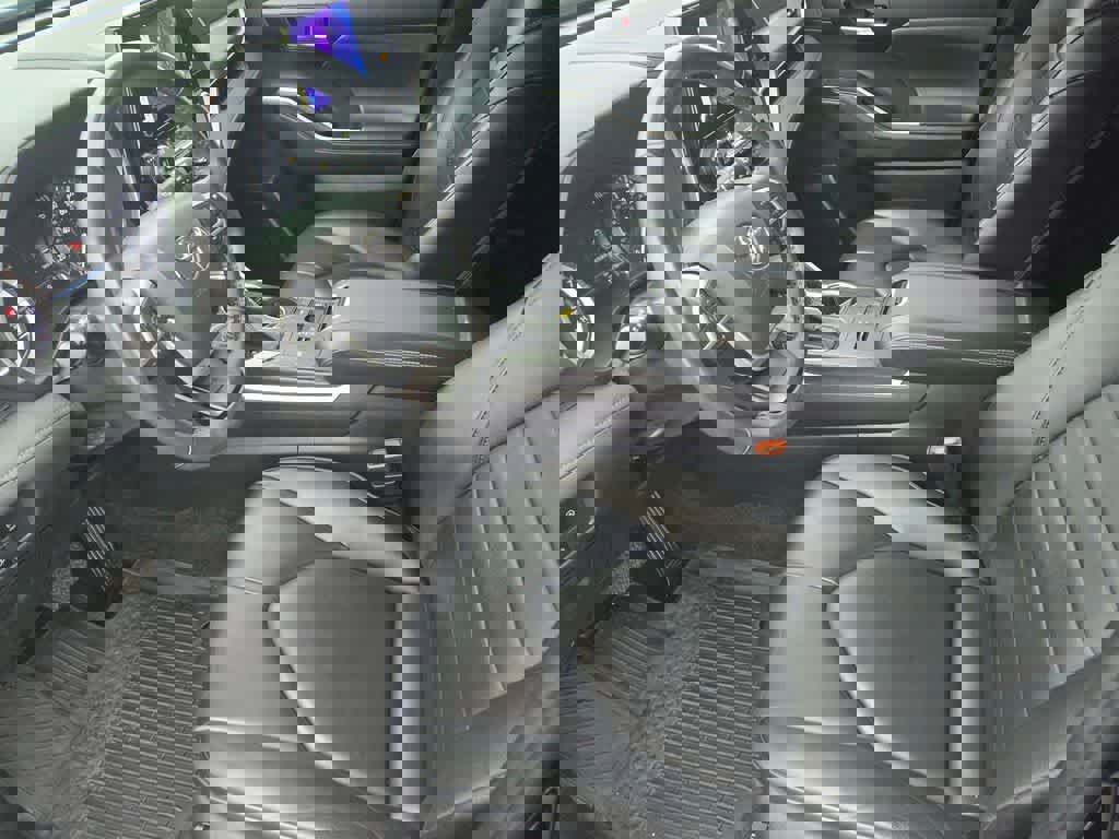 Used 2023 Toyota Highlander XLE image 15