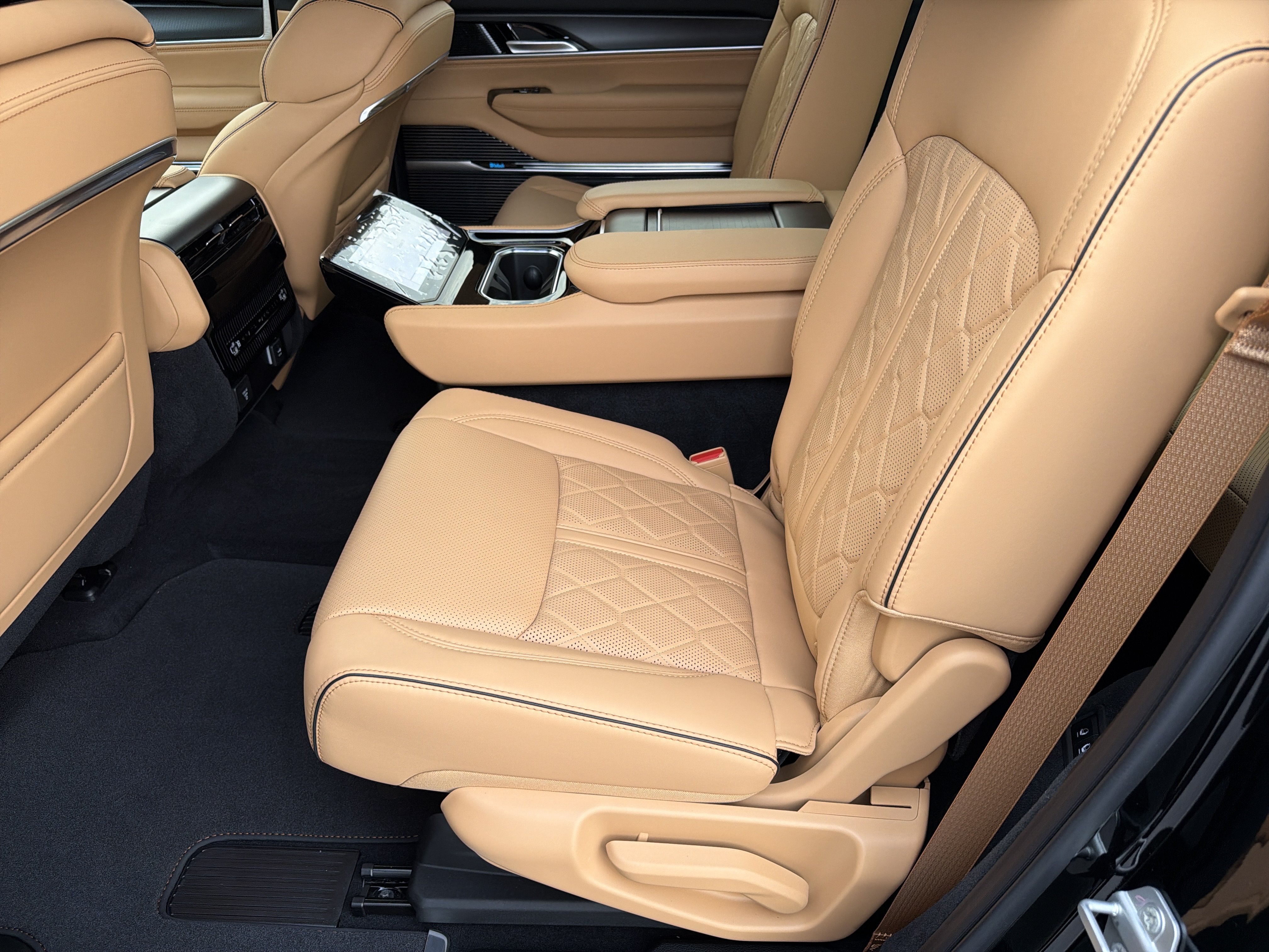 New 2026 Jeep Grand Wagoneer Summit AWD/4WD image 23