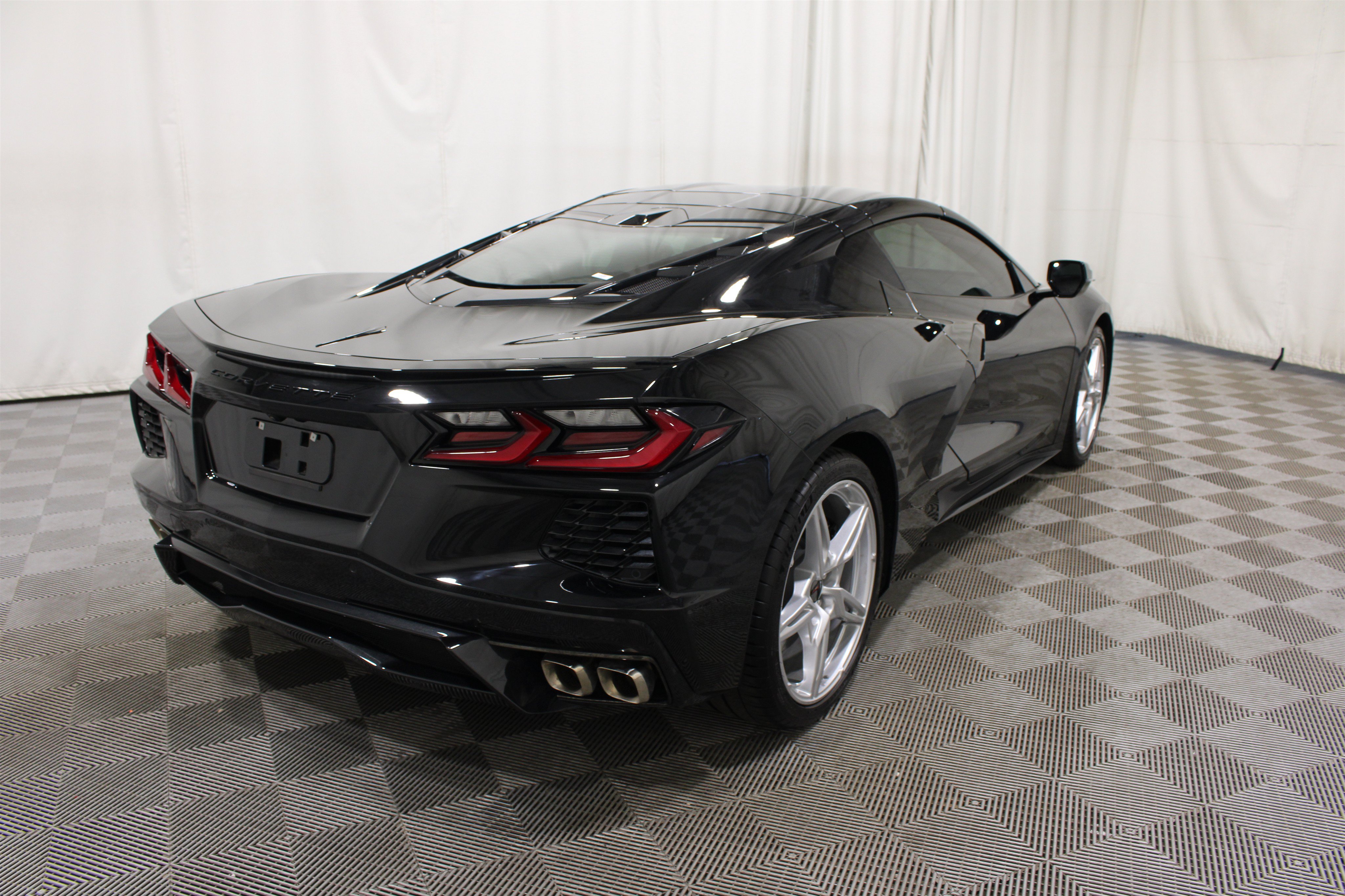 Used 2025 Chevrolet Corvette Stingray Coupe w/ 1LT RWD image 29