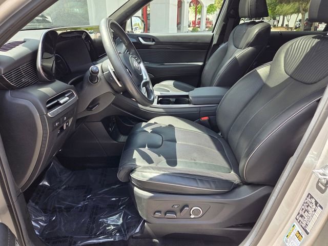 Used 2024 Hyundai Palisade Calligraphy FWD image 3