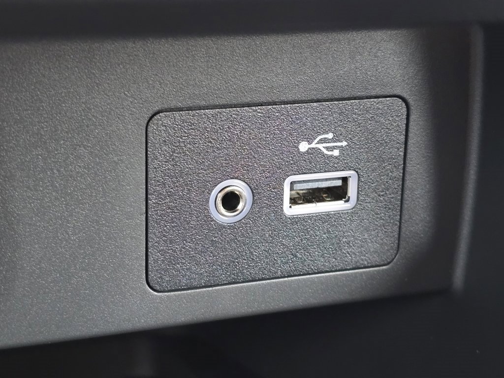 New 2025 Nissan Versa SV w/ Trunk Package image 4