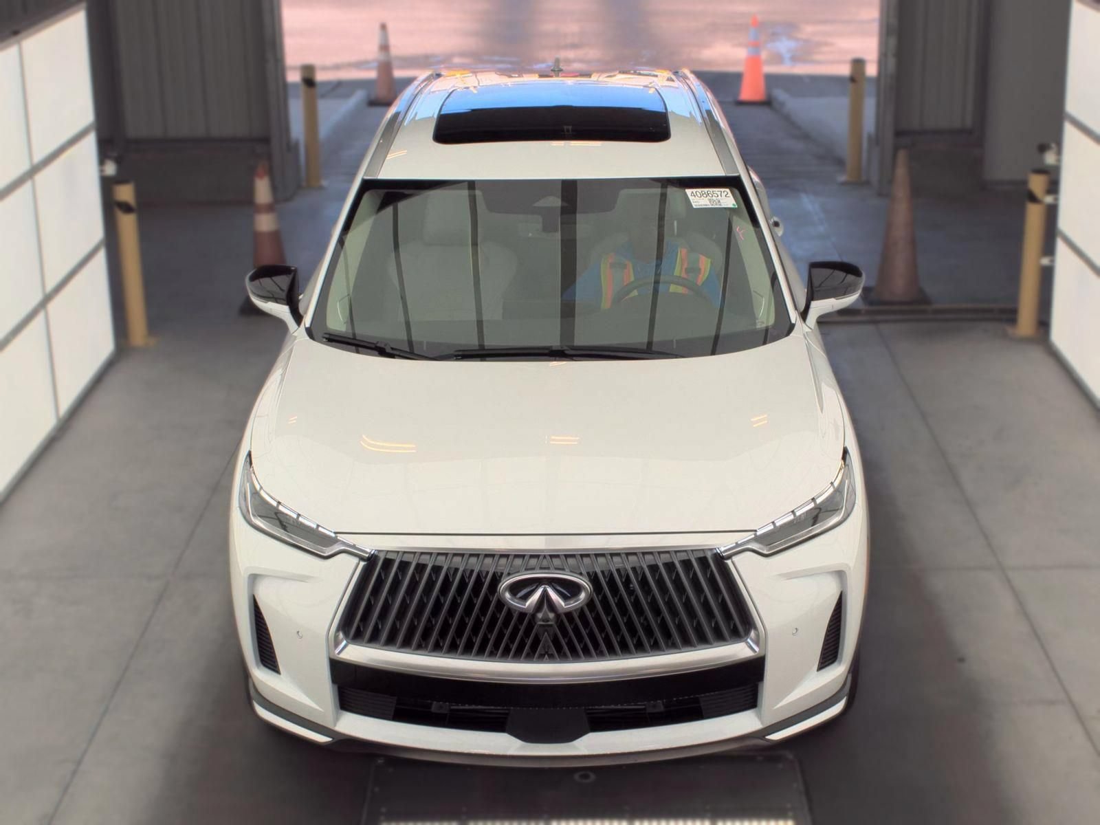 Certified 2026 INFINITI QX60 Luxe w/ Cargo Package AWD/4WD image 4