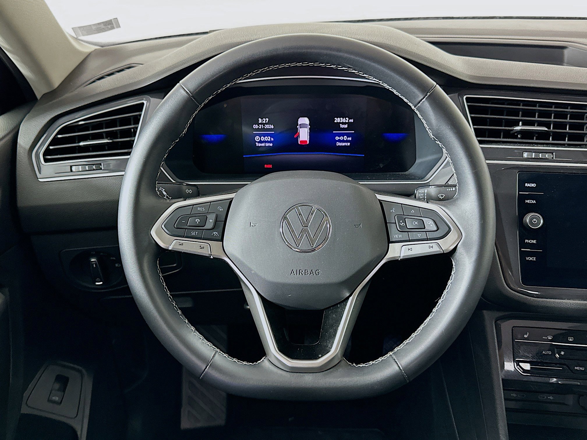 Used 2024 Volkswagen Tiguan SE FWD image 18