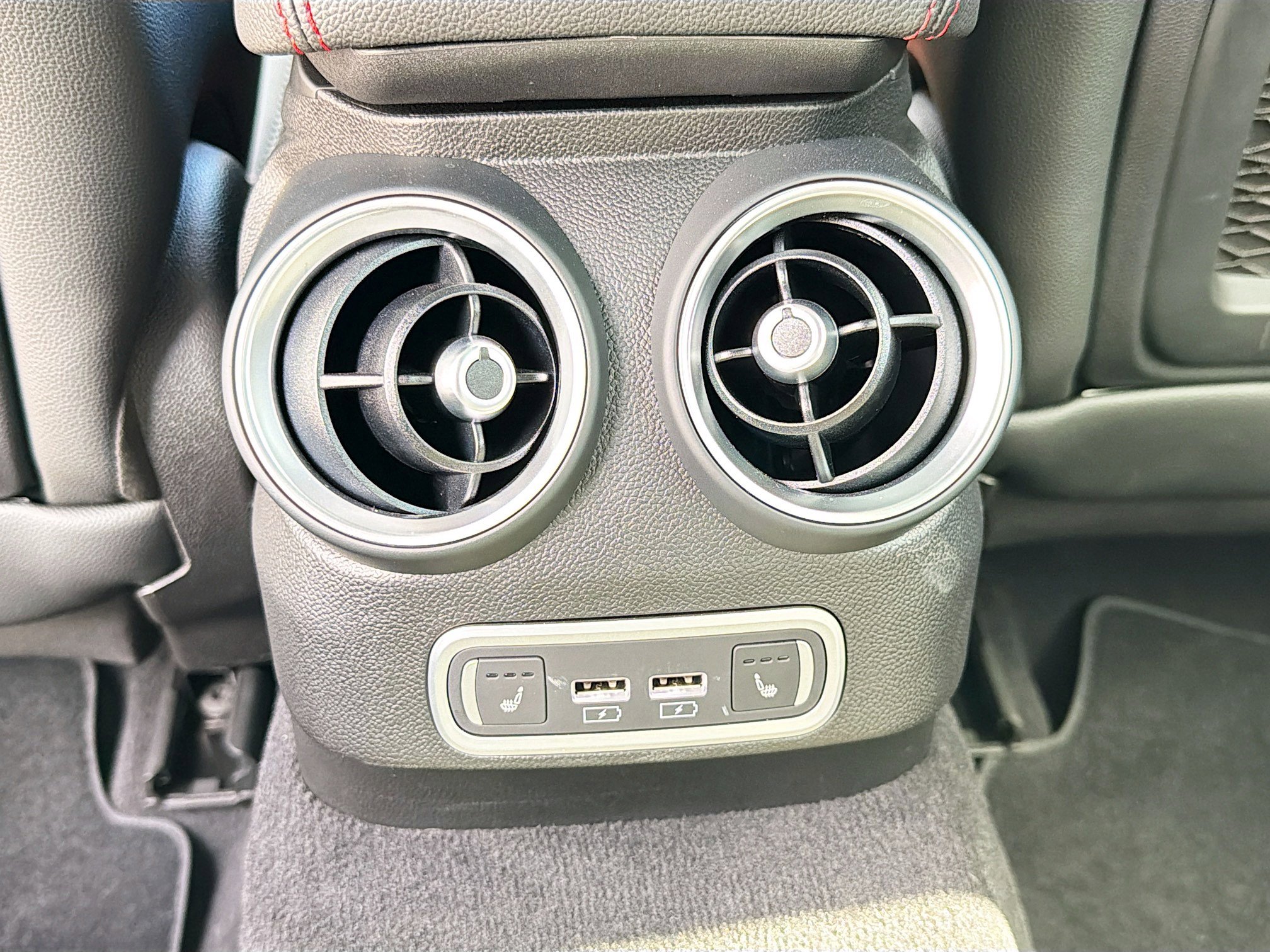 Used 2025 Alfa Romeo Giulia AWD w/ Driving Assist Package image 19