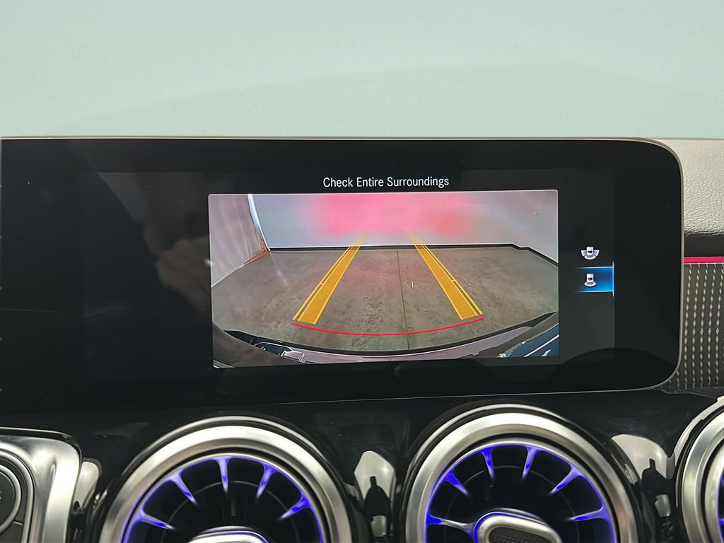 Used 2021 Mercedes-Benz GLB 250 4MATIC image 27