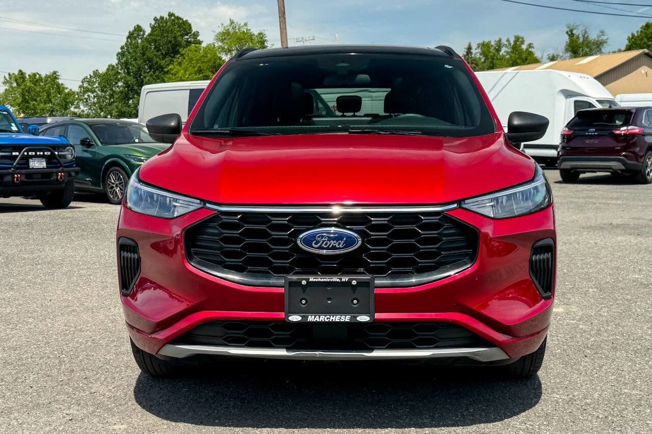 Used 2023 Ford Escape ST-Line w/ Tech Pack #1 AWD/4WD image 8