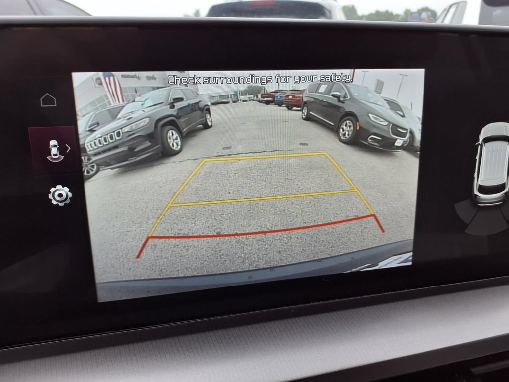 Used 2025 Kia Telluride S FWD image 17