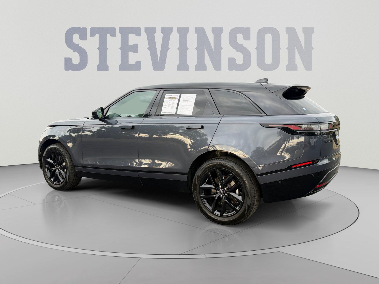 Used 2025 Land Rover Range Rover Velar Dynamic SE AWD/4WD image 3