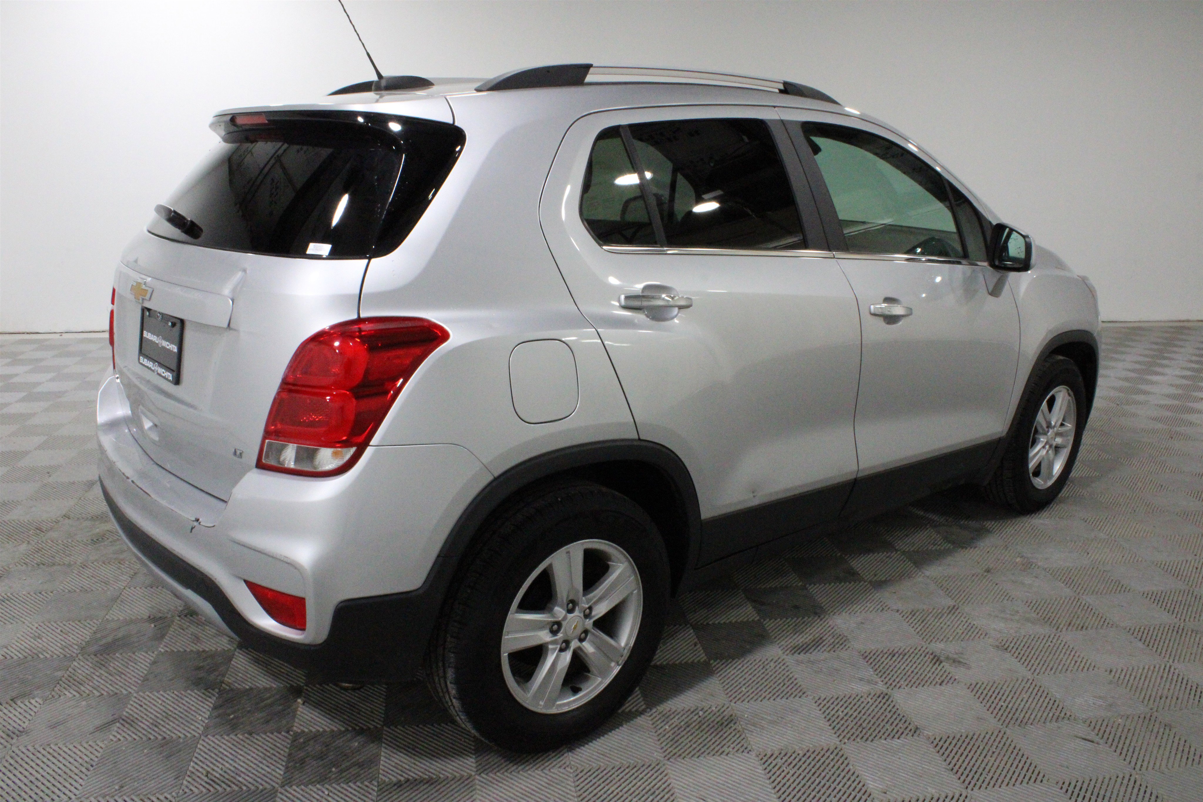 Used 2019 Chevrolet Trax LT w/ LT Convenience Package FWD image 25
