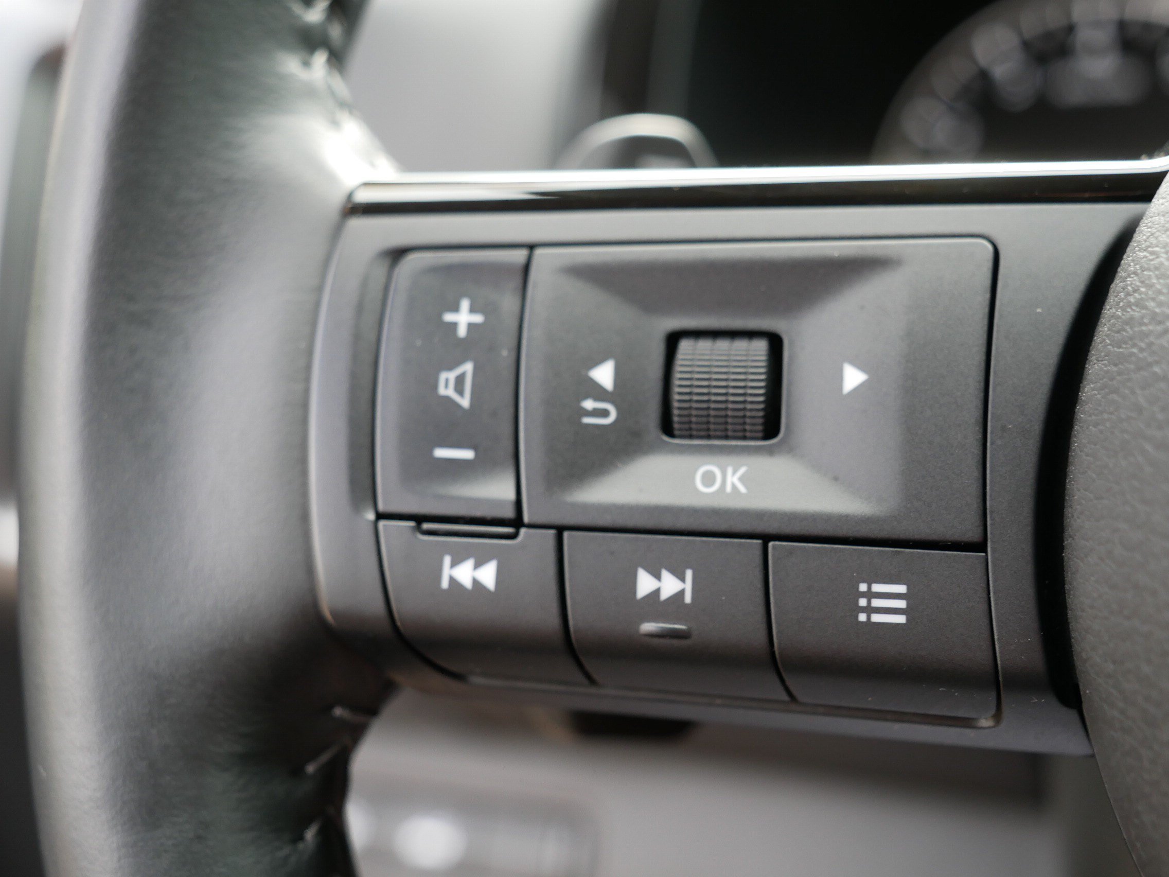 Certified 2024 Nissan Pathfinder SL AWD/4WD image 28