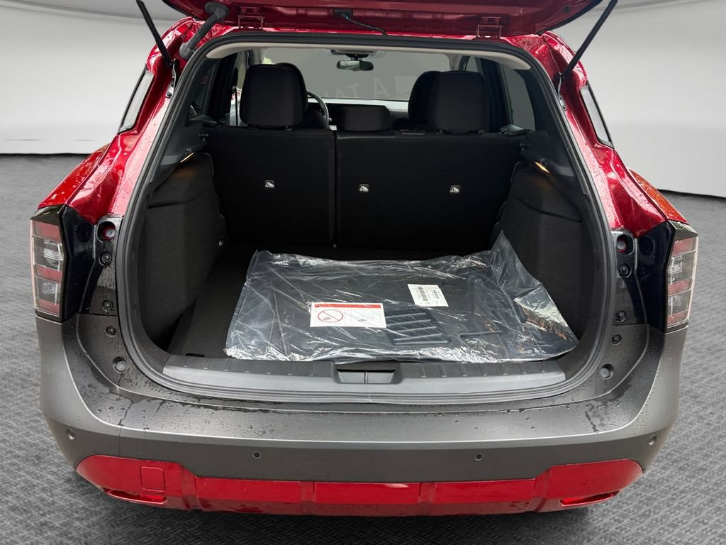 Used 2025 Nissan Kicks SV AWD/4WD image 25
