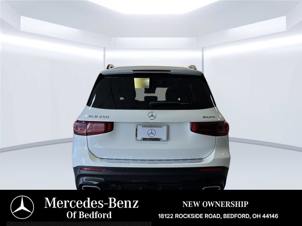 Used 2026 Mercedes-Benz GLB 250 4MATIC image 4