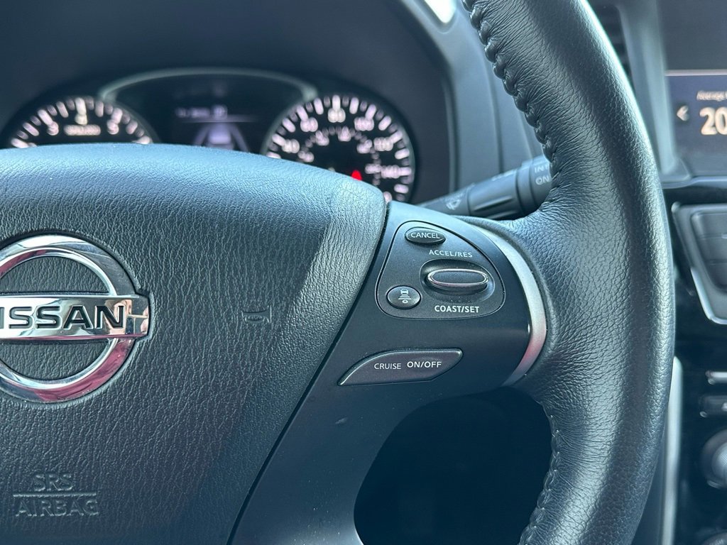 Used 2020 Nissan Pathfinder SV image 26