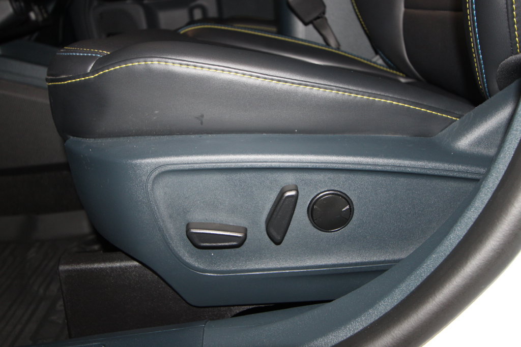 Used 2025 Ford Maverick Lobo AWD/4WD image 7