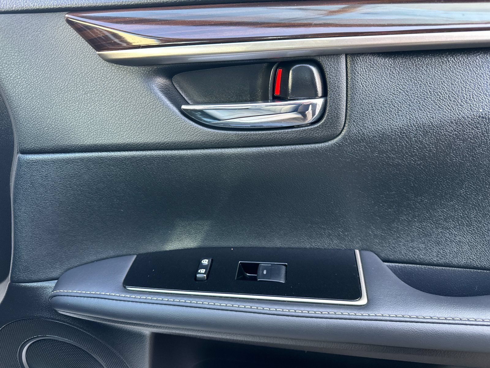 Used 2018 Lexus ES 350 w/ Luxury Package w/Wood Trim FWD image 19