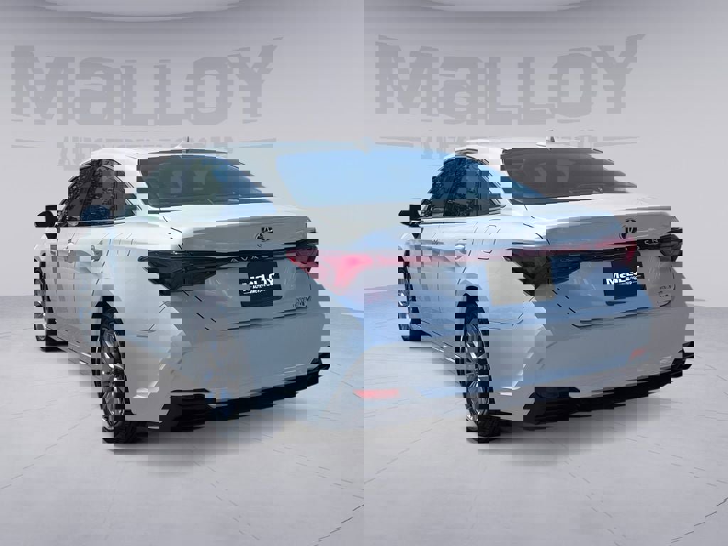 Certified 2020 Toyota Avalon XLE w/ Moonroof Package image 3