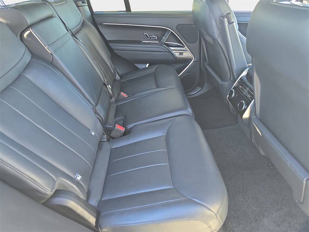 Certified 2023 Land Rover Range Rover SE image 11