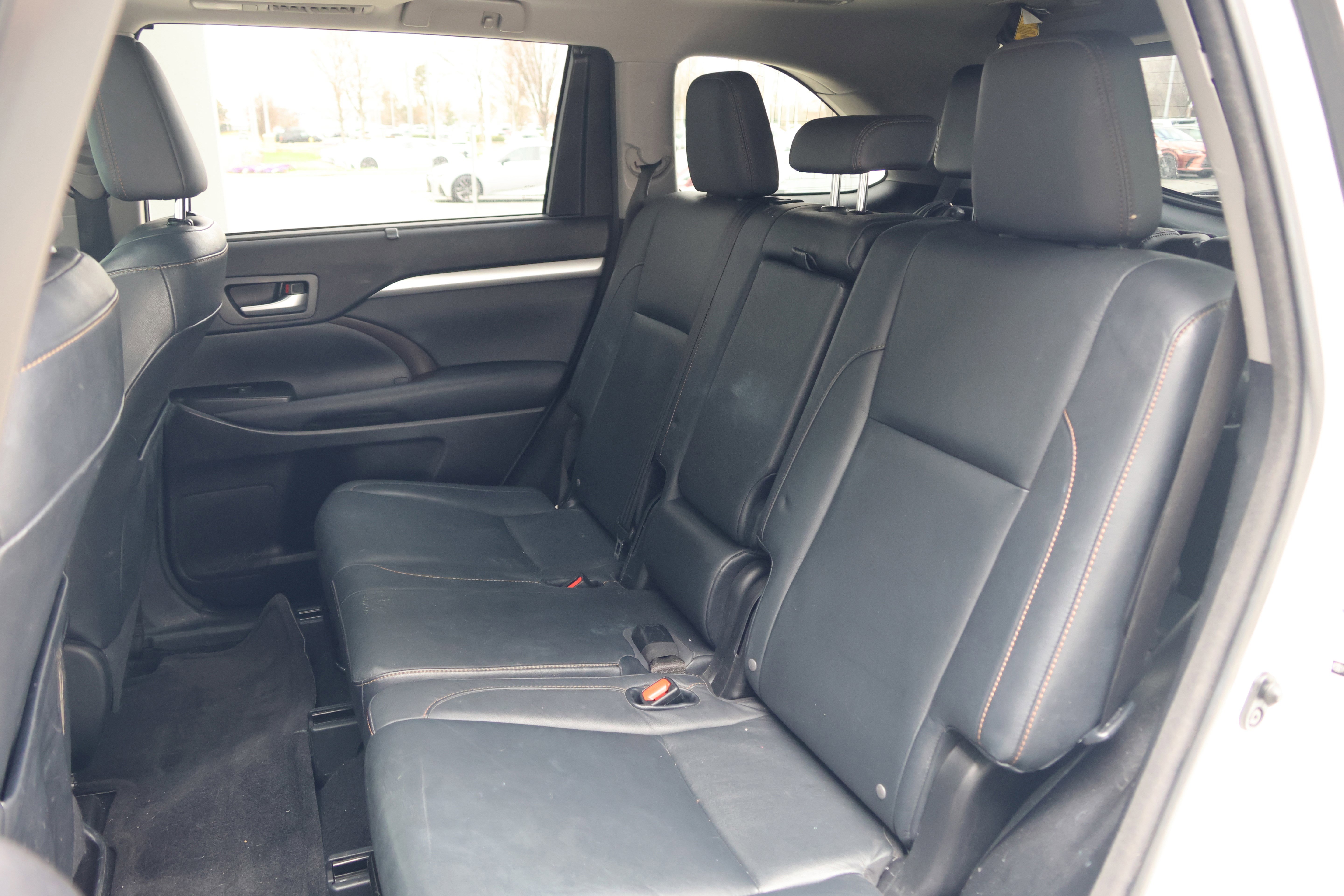 Used 2014 Toyota Highlander XLE image 36