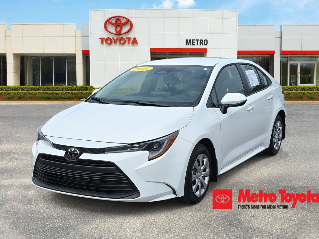 Used 2026 Toyota Corolla LE image 1