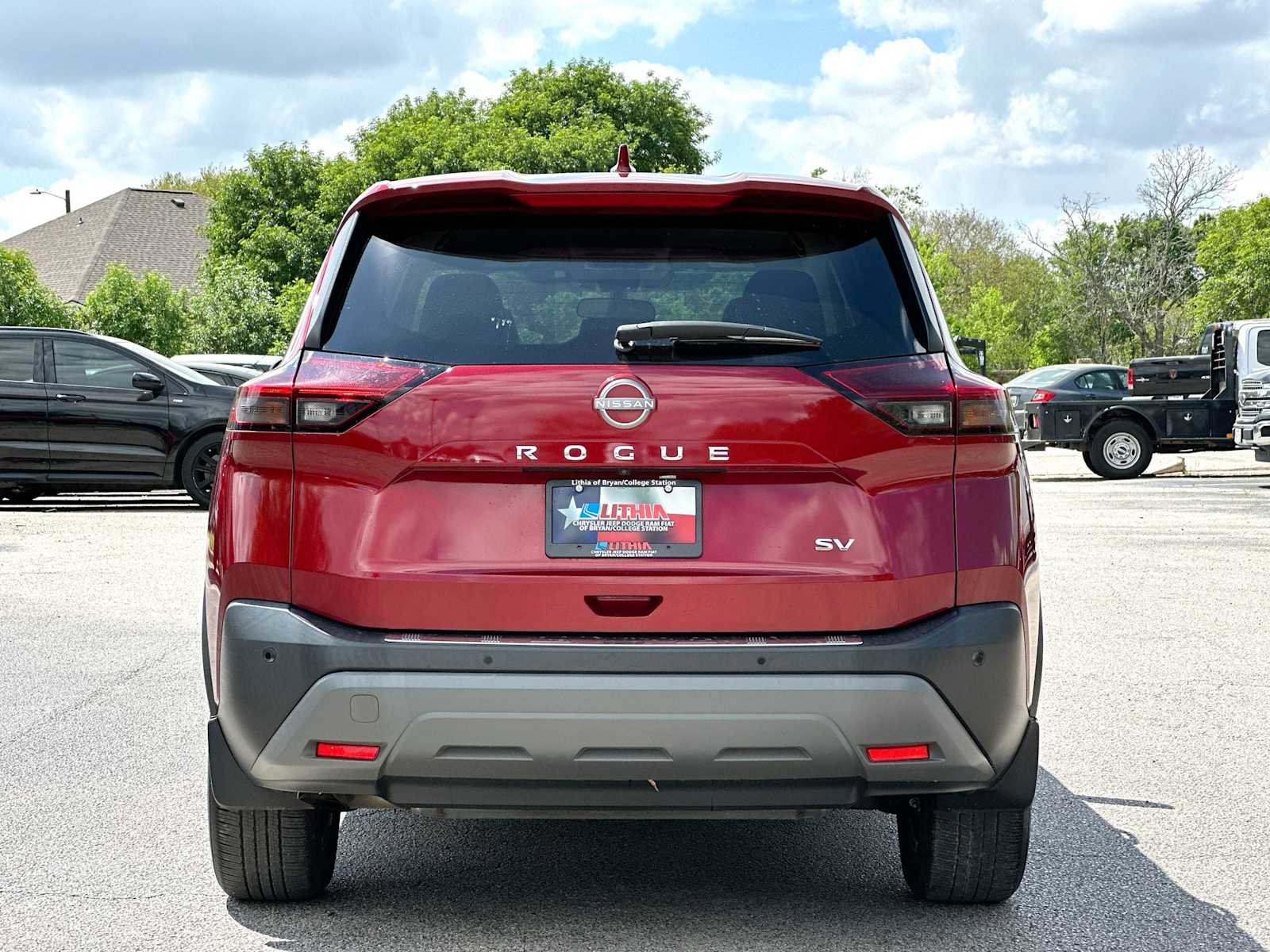 Used 2023 Nissan Rogue SV image 14